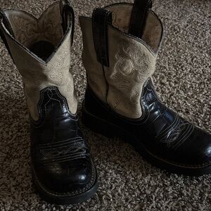 Ariat fatbaby boots black and cream